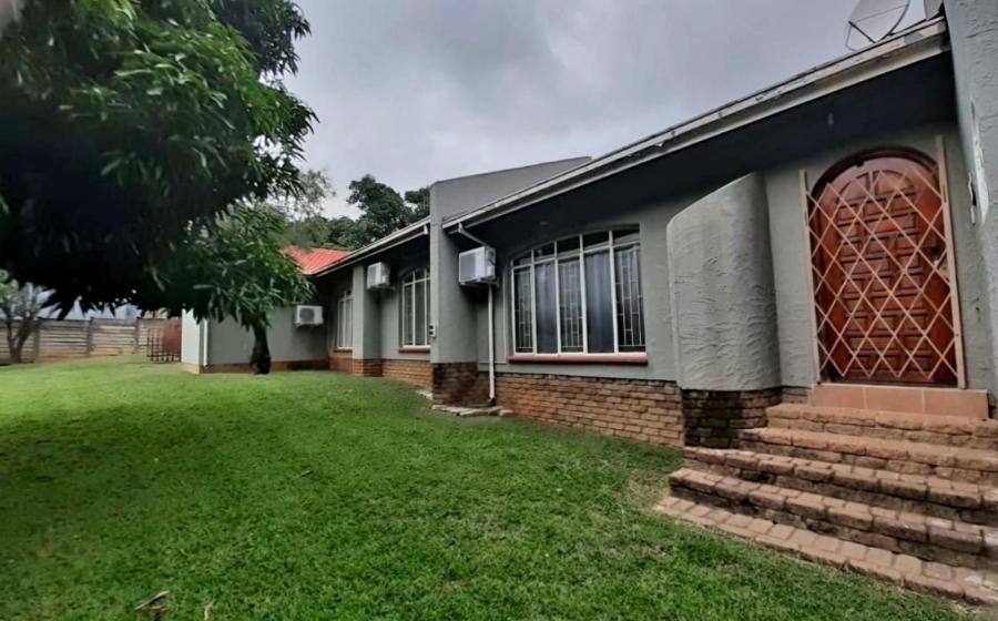 4 Bedroom Property for Sale in Safari Gardens North West